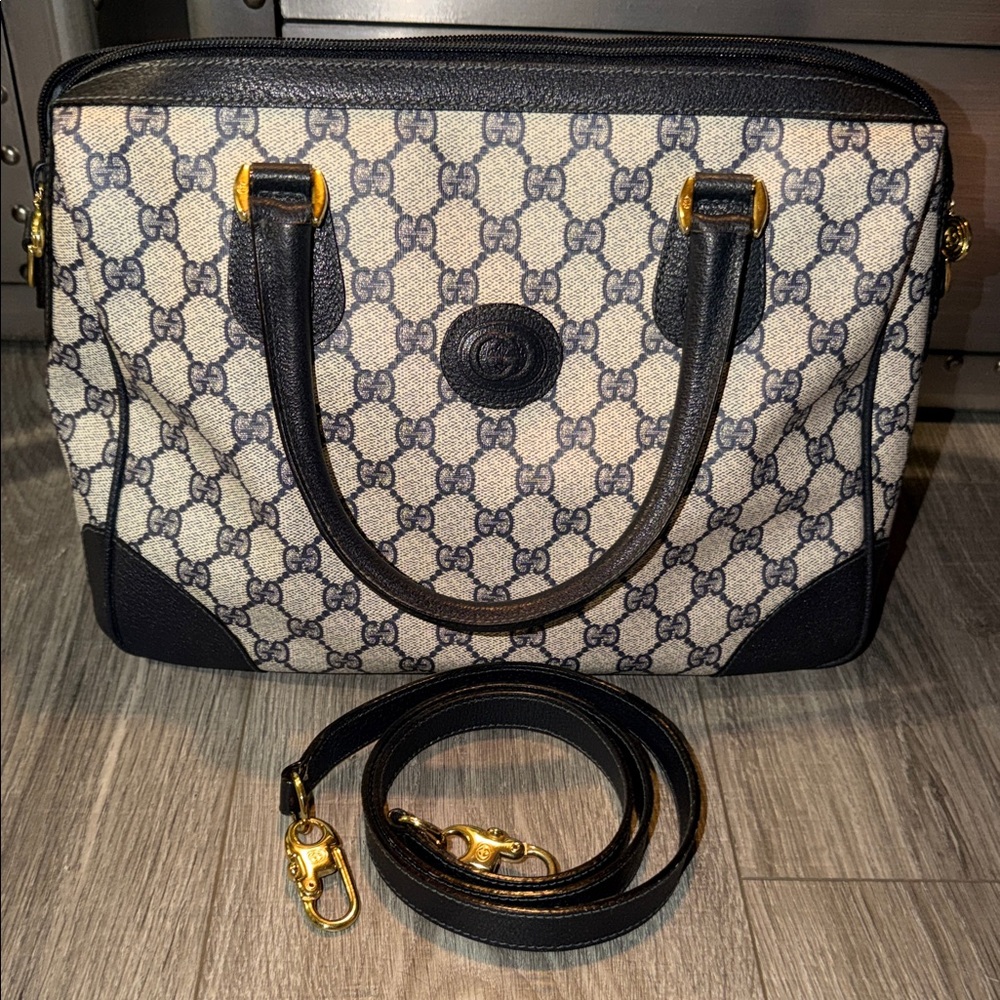 Gucci navy blue and Cream Shoulder Bag vintage leather canvas monogram medium